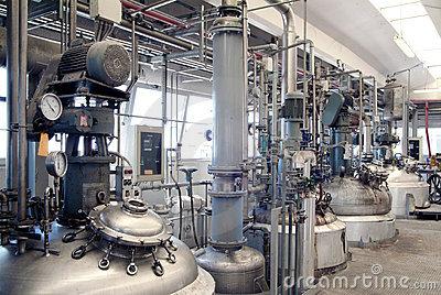 荔灣區(qū)廢舊工廠設備回收工廠設備整體收購